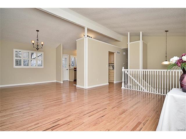 1009 Montbrook Dr, O'fallon, MO 63366 photo 4