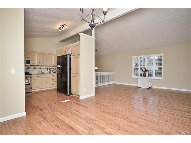 1009 Montbrook Dr, O'fallon, MO 63366 photo 5