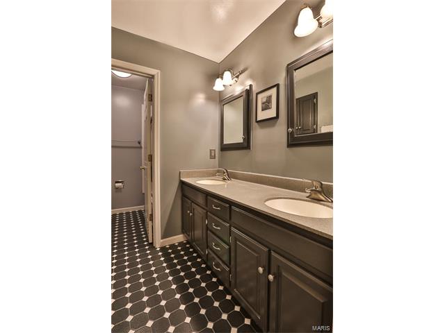 316 Nantucket Dr, Ballwin, MO 63011 photo 23