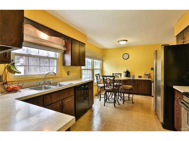316 Nantucket Dr, Ballwin, MO 63011 photo 6