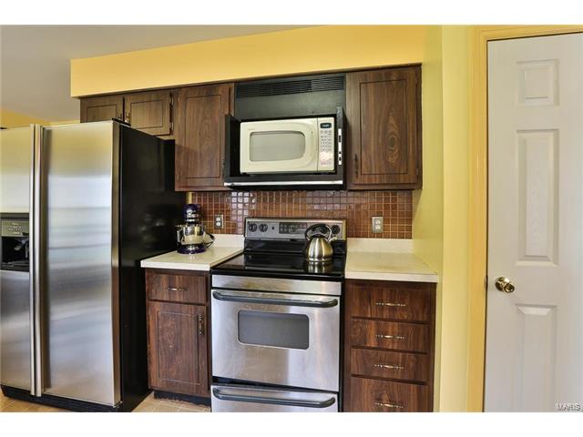 316 Nantucket Dr, Ballwin, MO 63011 photo 9