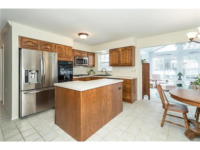 274 Oak Path Dr, Ballwin, MO 63011 photo 14