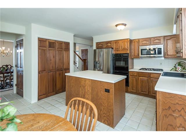 274 Oak Path Dr, Ballwin, MO 63011 photo 16