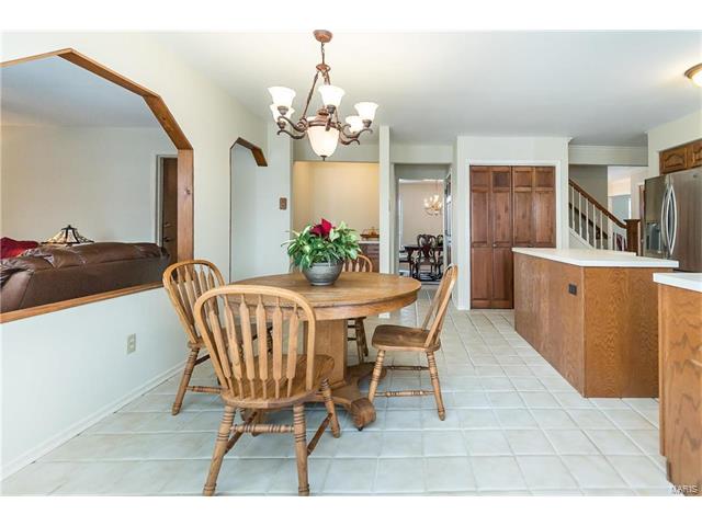 274 Oak Path Dr, Ballwin, MO 63011 photo 17