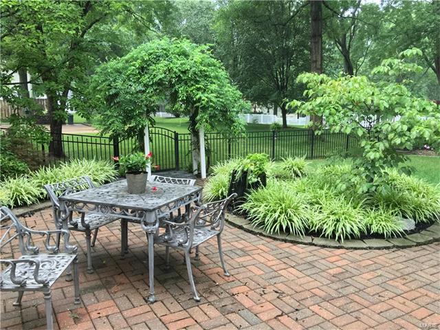 274 Oak Path Dr, Ballwin, MO 63011 photo 3