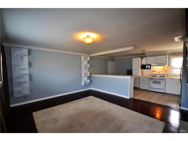 405 Bush, Ballwin, MO 63021 photo 2