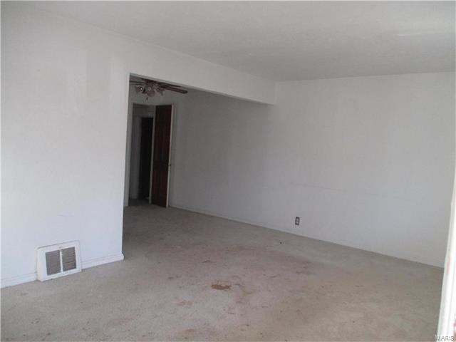 1812 Eider Ct, Saint Louis, MO 63133 photo 2