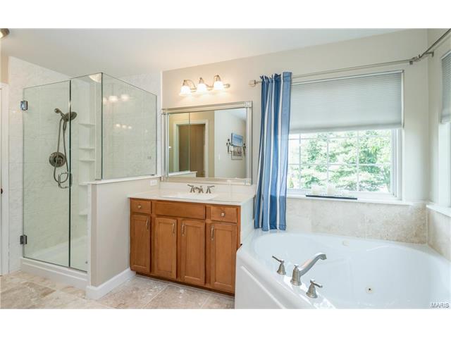 417 Indian Hill Ct, Ballwin, MO 63021 photo 29