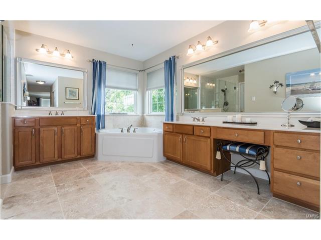 417 Indian Hill Ct, Ballwin, MO 63021 photo 28