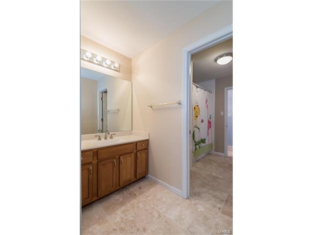 417 Indian Hill Ct, Ballwin, MO 63021 photo 34