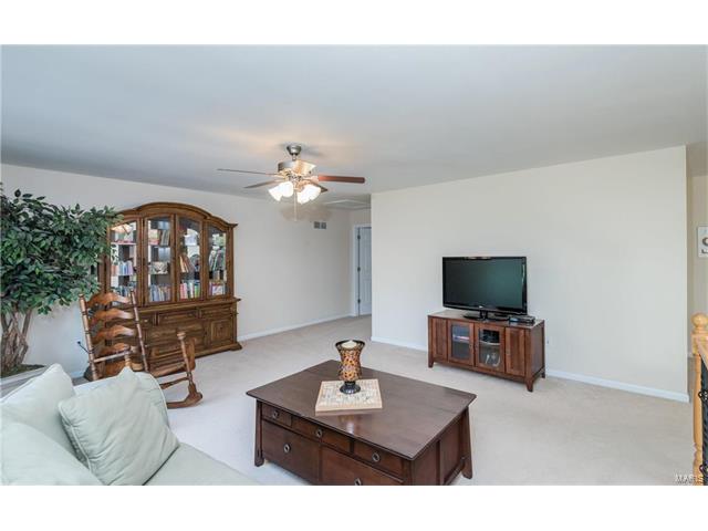 417 Indian Hill Ct, Ballwin, MO 63021 photo 25