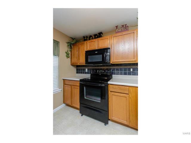 8101 Spring Creek Ln, O'fallon, MO 63368 photo 14