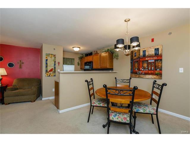 8101 Spring Creek Ln, O'fallon, MO 63368 photo 3