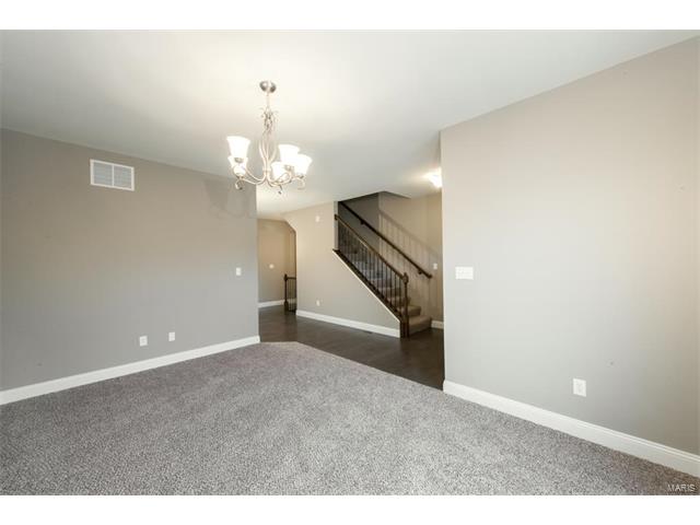 24 Hawthorne Ct, O'fallon, MO 63366 photo 4