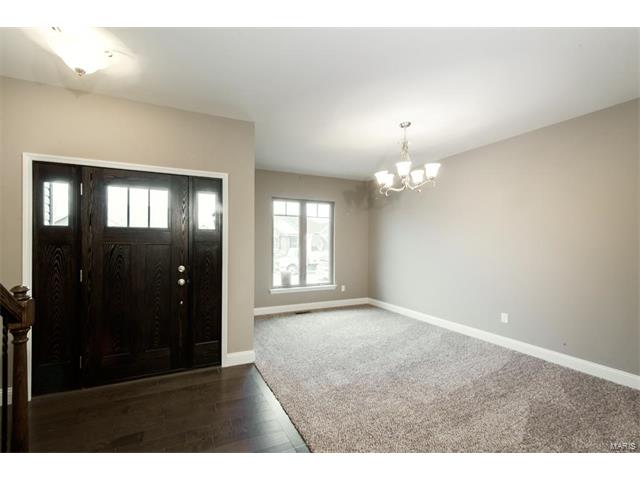 24 Hawthorne Ct, O'fallon, MO 63366 photo 3