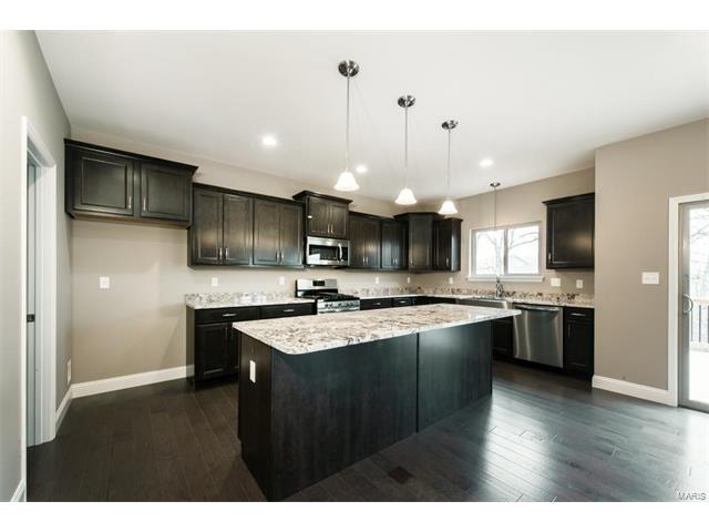 24 Hawthorne Ct, O'fallon, MO 63366 photo 5