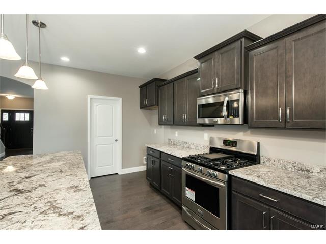 24 Hawthorne Ct, O'fallon, MO 63366 photo 8