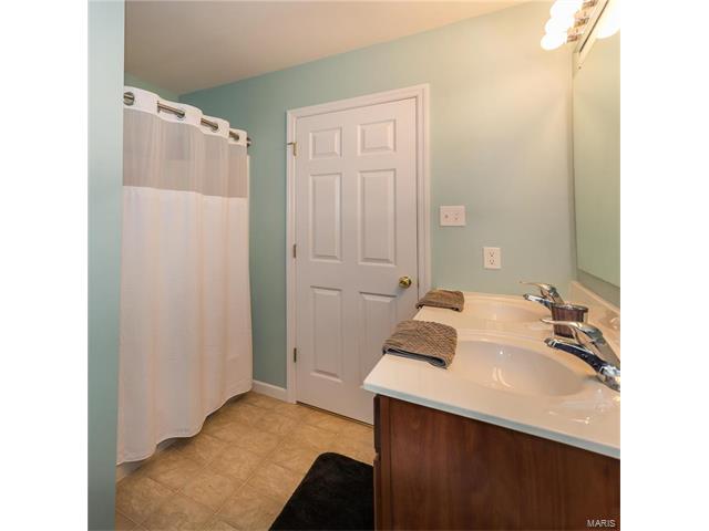 1649 Grace View Dr, Eureka, MO 63025 photo 20