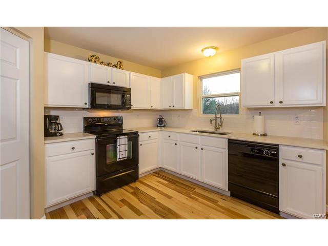 1649 Grace View Dr, Eureka, MO 63025 photo 9