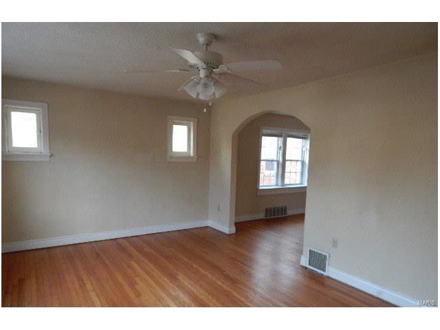9344 Mackenzie, Saint Louis, MO 63123 photo 5