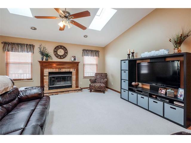 927 Hanna Valley Estates Dr, Ballwin, MO 63021 photo 6