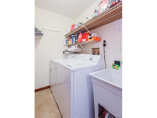 927 Hanna Valley Estates Dr, Ballwin, MO 63021 photo 13