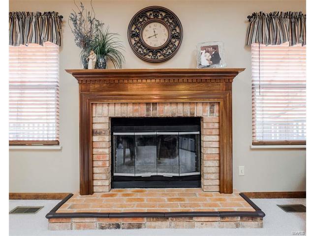 927 Hanna Valley Estates Dr, Ballwin, MO 63021 photo 7