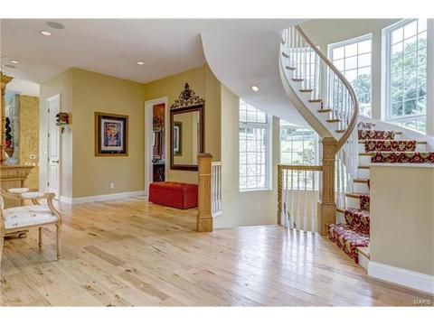 357 Larimore Valley Dr, Chesterfield, MO 63005 photo 4