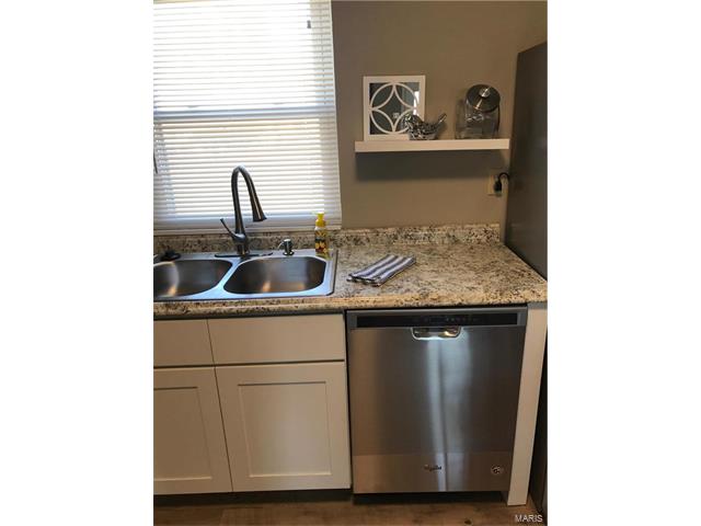 415 Prince David Dr, O'fallon, MO 63366 photo 6