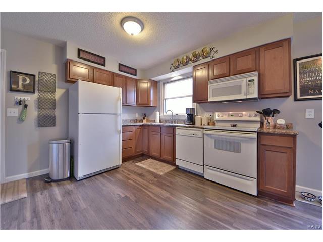810 Red Oak Ln, O'fallon, MO 63366 photo 3