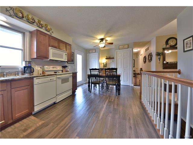 810 Red Oak Ln, O'fallon, MO 63366 photo 10