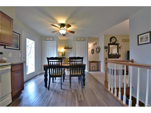 810 Red Oak Ln, O'fallon, MO 63366 photo 4