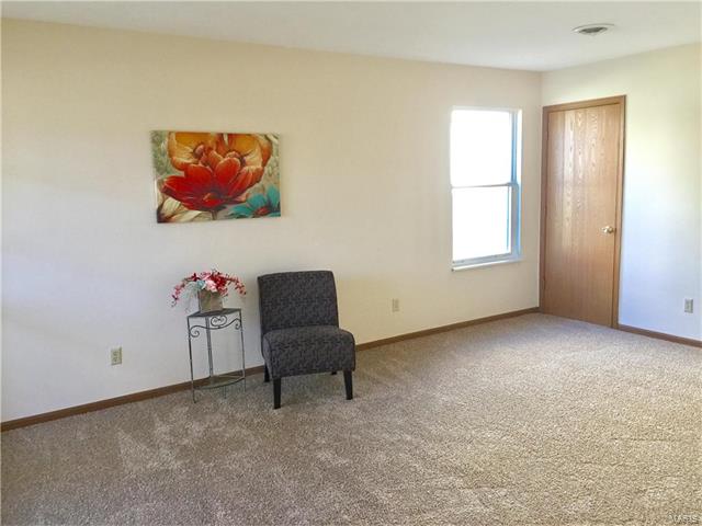 534 Spring Glen Dr, Ballwin, MO 63021 photo 3