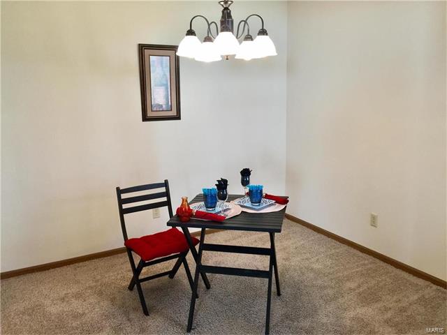 534 Spring Glen Dr, Ballwin, MO 63021 photo 4