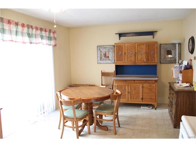13354 Hiddencrest Ln, Ballwin, MO 63021 photo 4