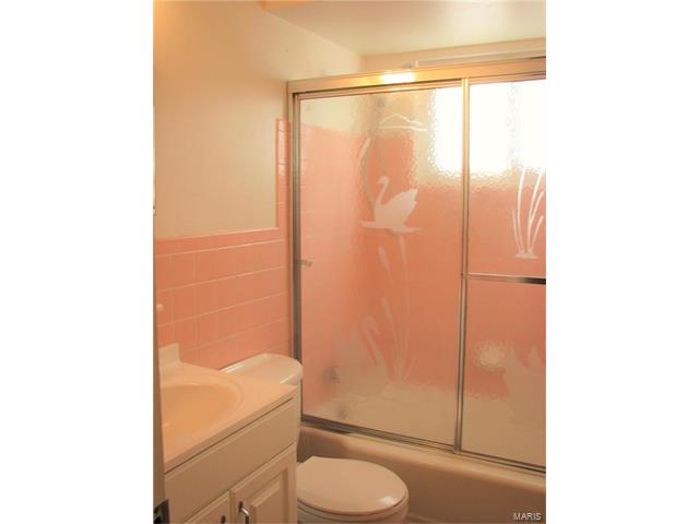 9012 Link, Saint Louis, MO 63114 photo 6