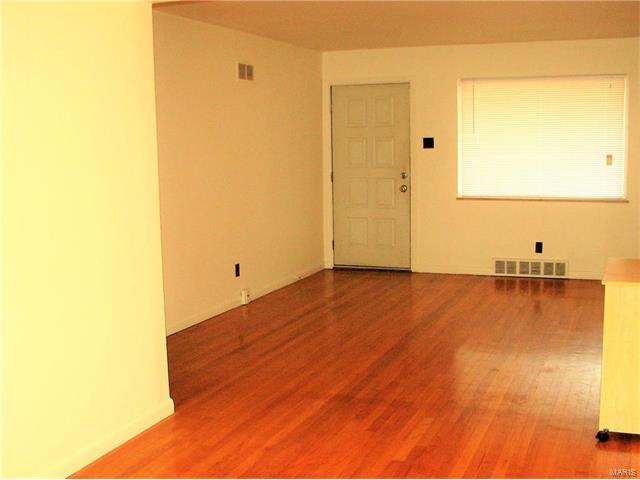 9012 Link, Saint Louis, MO 63114 photo 2
