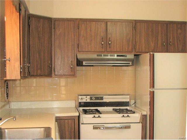 9012 Link, Saint Louis, MO 63114 photo 4