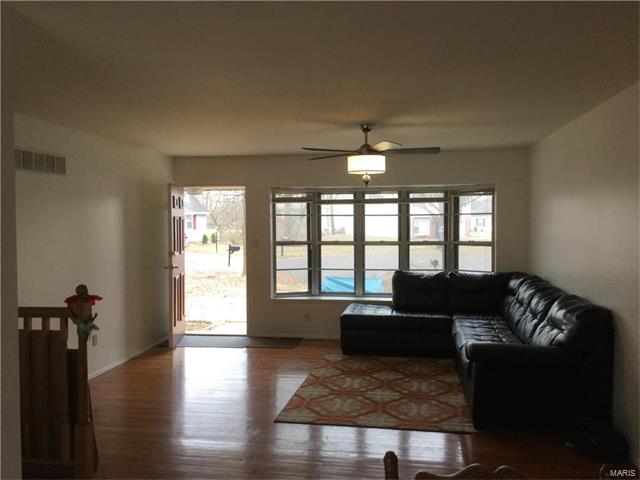 505 Clarington Ct, Ballwin, MO 63011 photo 3