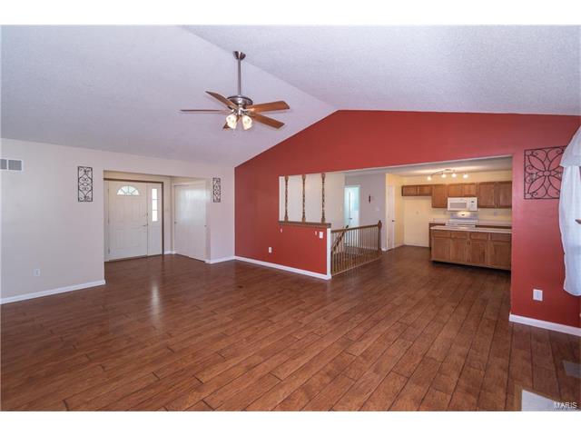 339 Charlottesville Dr, Saint Charles, MO 63304 photo 2