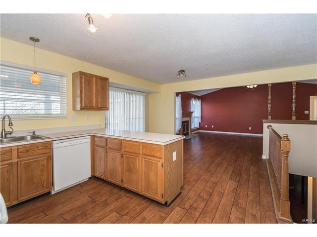 339 Charlottesville Dr, Saint Charles, MO 63304 photo 7