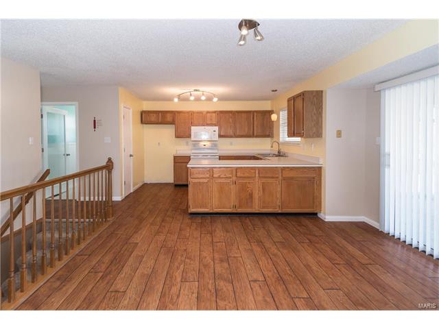 339 Charlottesville Dr, Saint Charles, MO 63304 photo 5