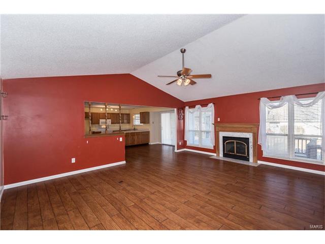 339 Charlottesville Dr, Saint Charles, MO 63304 photo 4