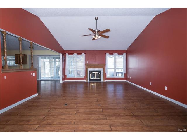 339 Charlottesville Dr, Saint Charles, MO 63304 photo 3