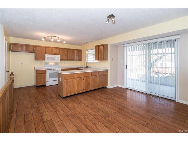 339 Charlottesville Dr, Saint Charles, MO 63304 photo 6