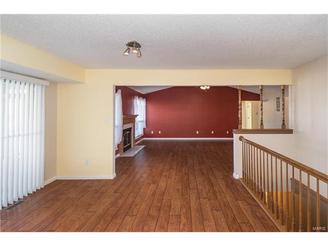 339 Charlottesville Dr, Saint Charles, MO 63304 photo 8