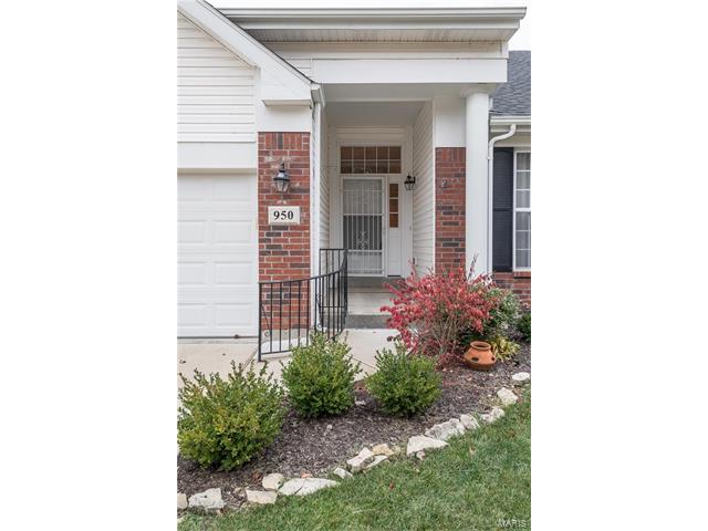 950 Gandolf Way, Eureka, MO 63025 photo 2