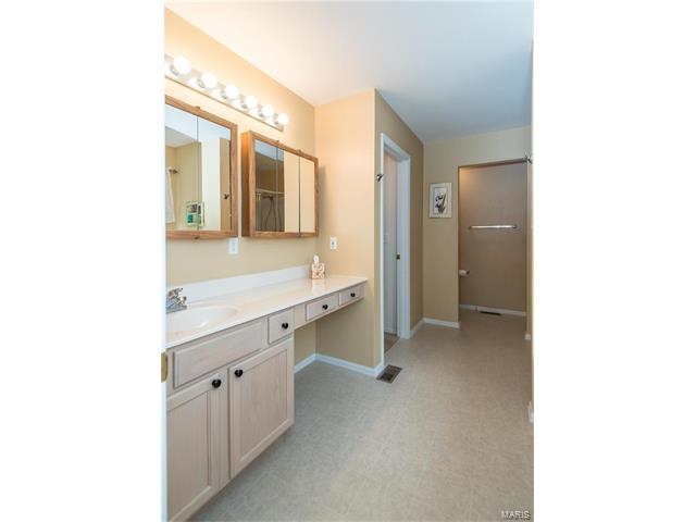 950 Gandolf Way, Eureka, MO 63025 photo 13