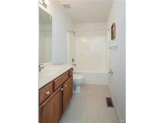 950 Gandolf Way, Eureka, MO 63025 photo 5