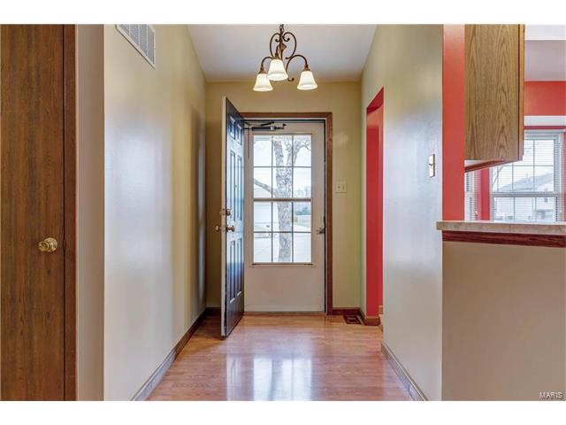 6321 Long Timber Dr, O'fallon, MO 63368 photo 2